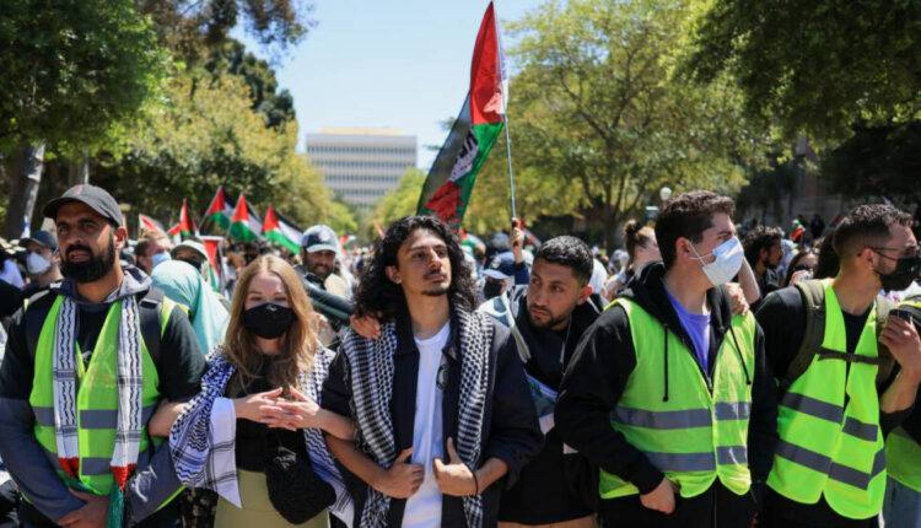 جامعة كاليفورنيا تشهد مواجهات بين مؤيدي ومناهضي الحرب على غزة