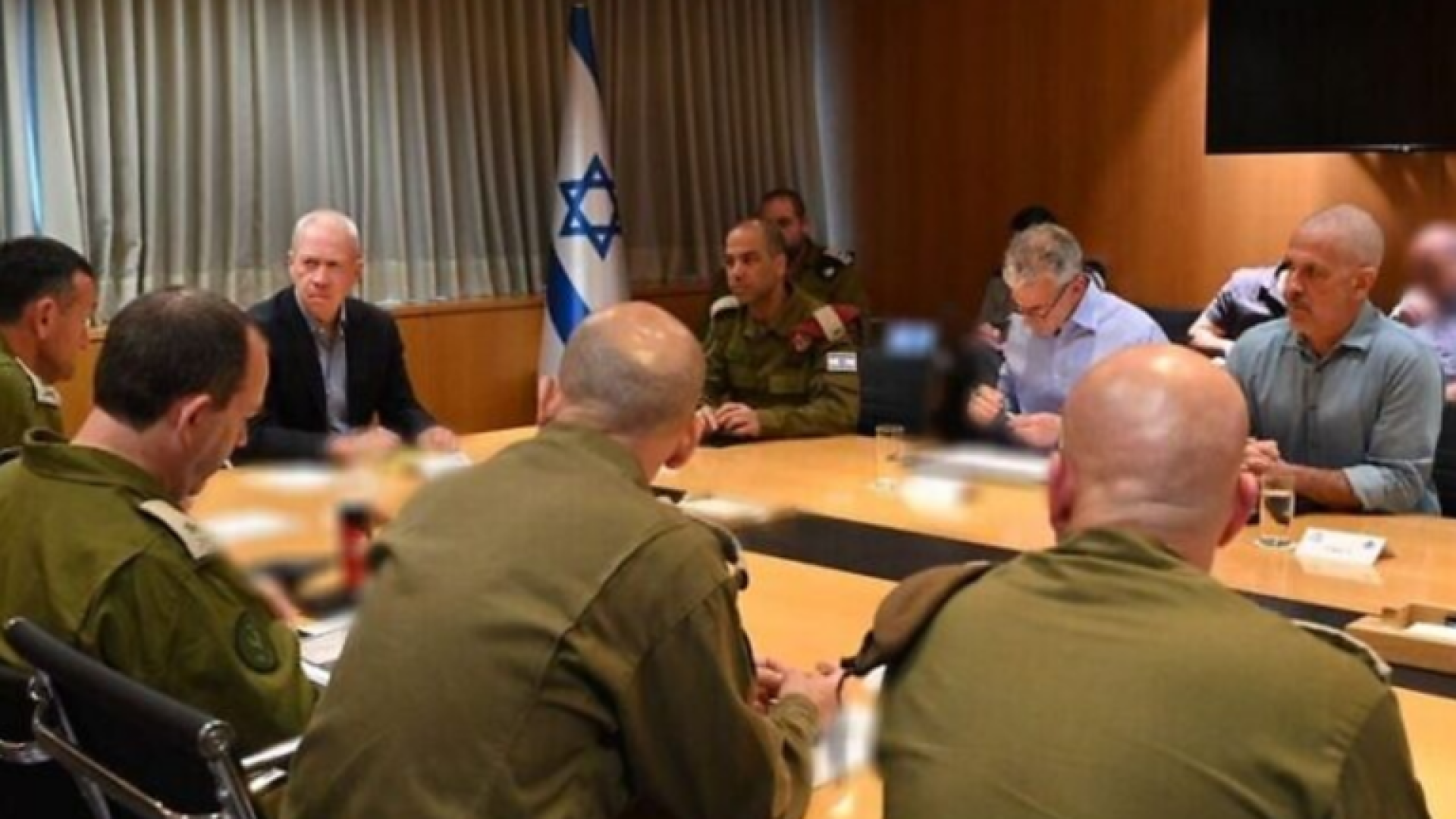قادة الأجهزة الأمنية في إسرائيل يتحدثون عن أولوية جديدة في غزة