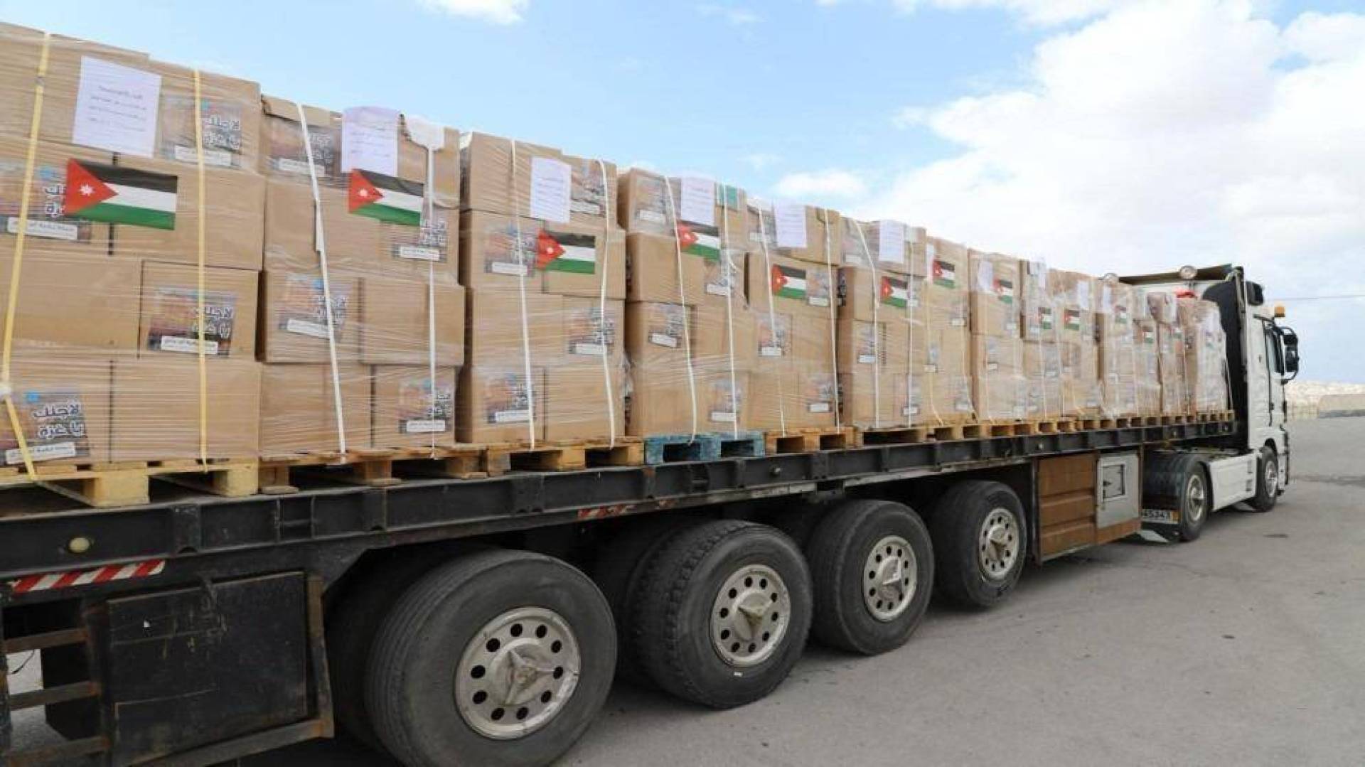 عبور مساعدات من الأردن إلى شمال غزة
