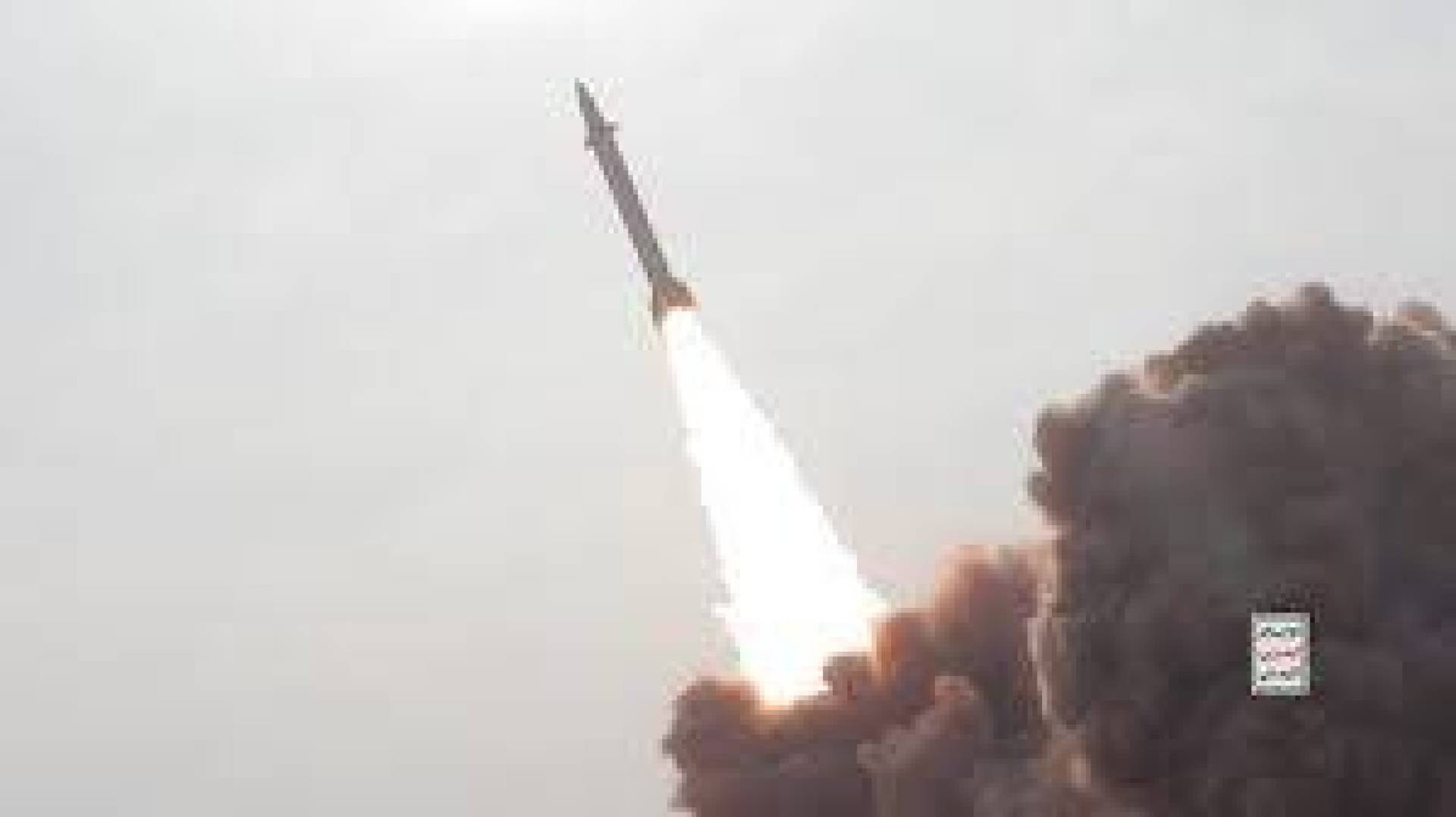 القوات المسلحة اليمنية تُحدث ثورة في تكنولوجيا الصواريخ الباليستية للاستخدام البحري:. ابتكار فريد يُغير قواعد اللعبة في ساحة المعركة