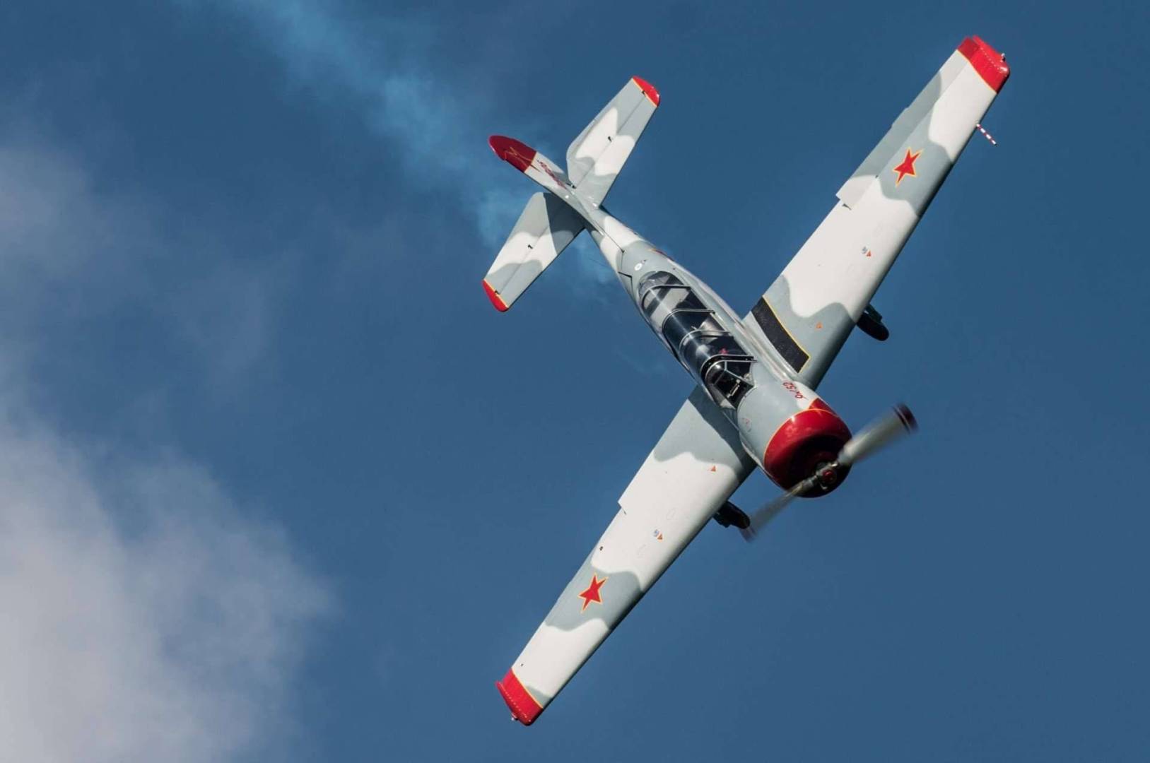 روسيا تحدث طائرة التدريب Yak-52 إلى سلاح لمطاردة الطائرات الأوكرانية بدون طيار