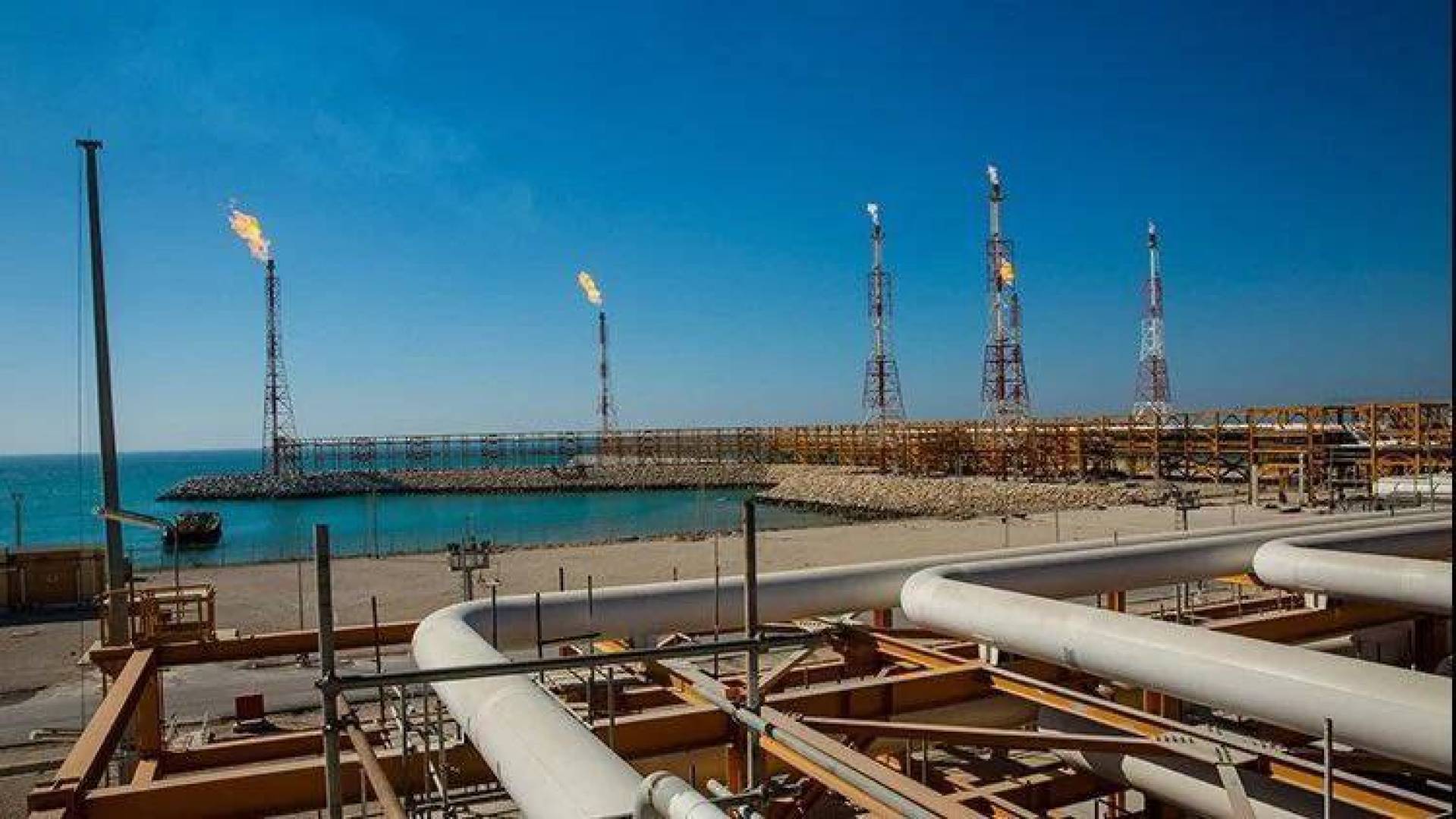 حقل الأحواز النفطي.. العملاق الإيراني الذي يتحدى العقوبات
