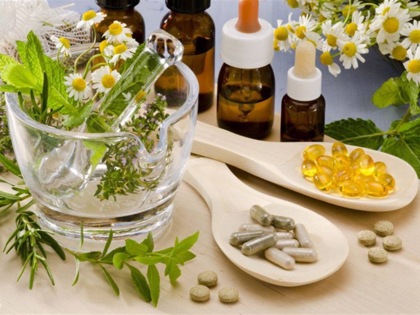 الطب البديل.. علاجات طبيعية تنافس الطب التقليدي