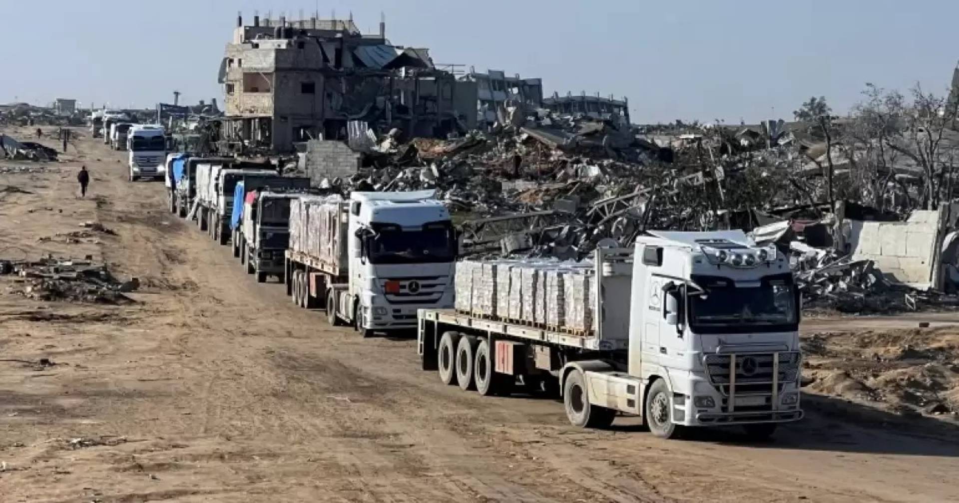 تضارب الروايات حول دخول مساعدات إلى قطاع غزة