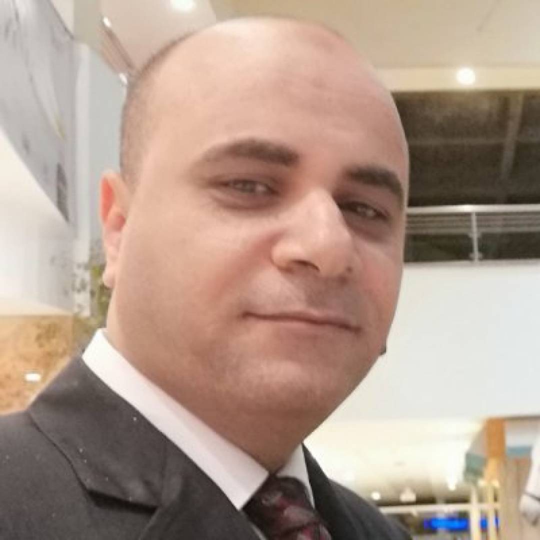 على الهامش المعركة بين بعض كتائب الإخوان الإعلامية وكتائب الوهابية السلفية.