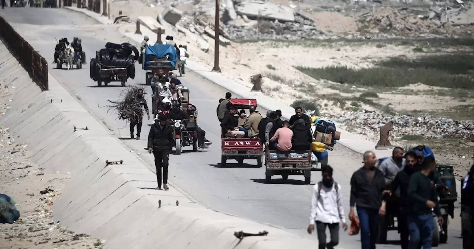 جيش الاحتلال الإسرائيلي يصدر أوامر إخلاء جديدة في مدينة غزة جيش الاحتلال الإسرائيلي يصدر أوامر إخلاء جديدة في مدينة غزة