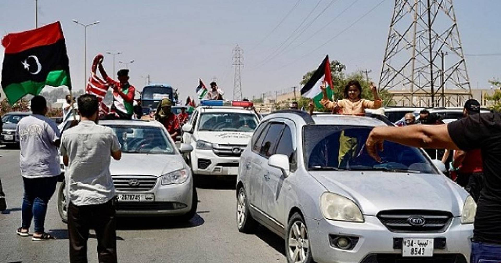قافلة الصمود تواصل رحلتها نحو قطاع غزة