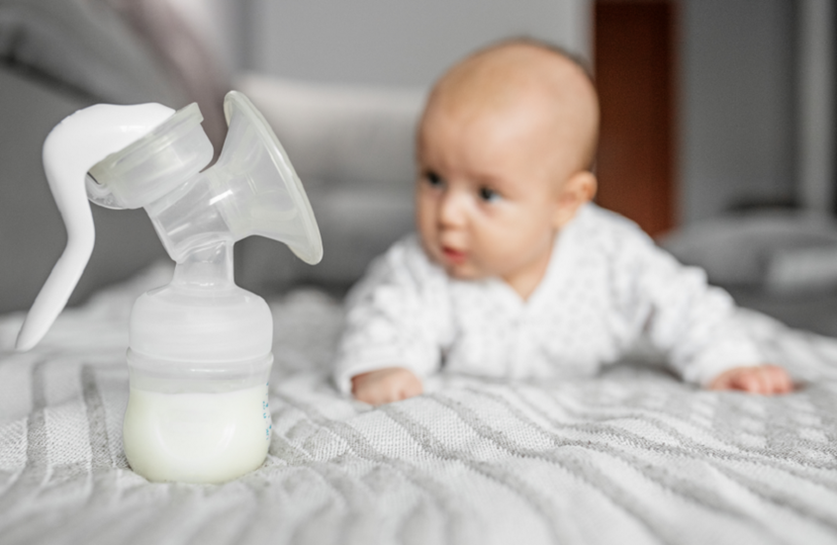 دور حليب الأم في تنظيم نوم وإيقاع جسم الرضيع