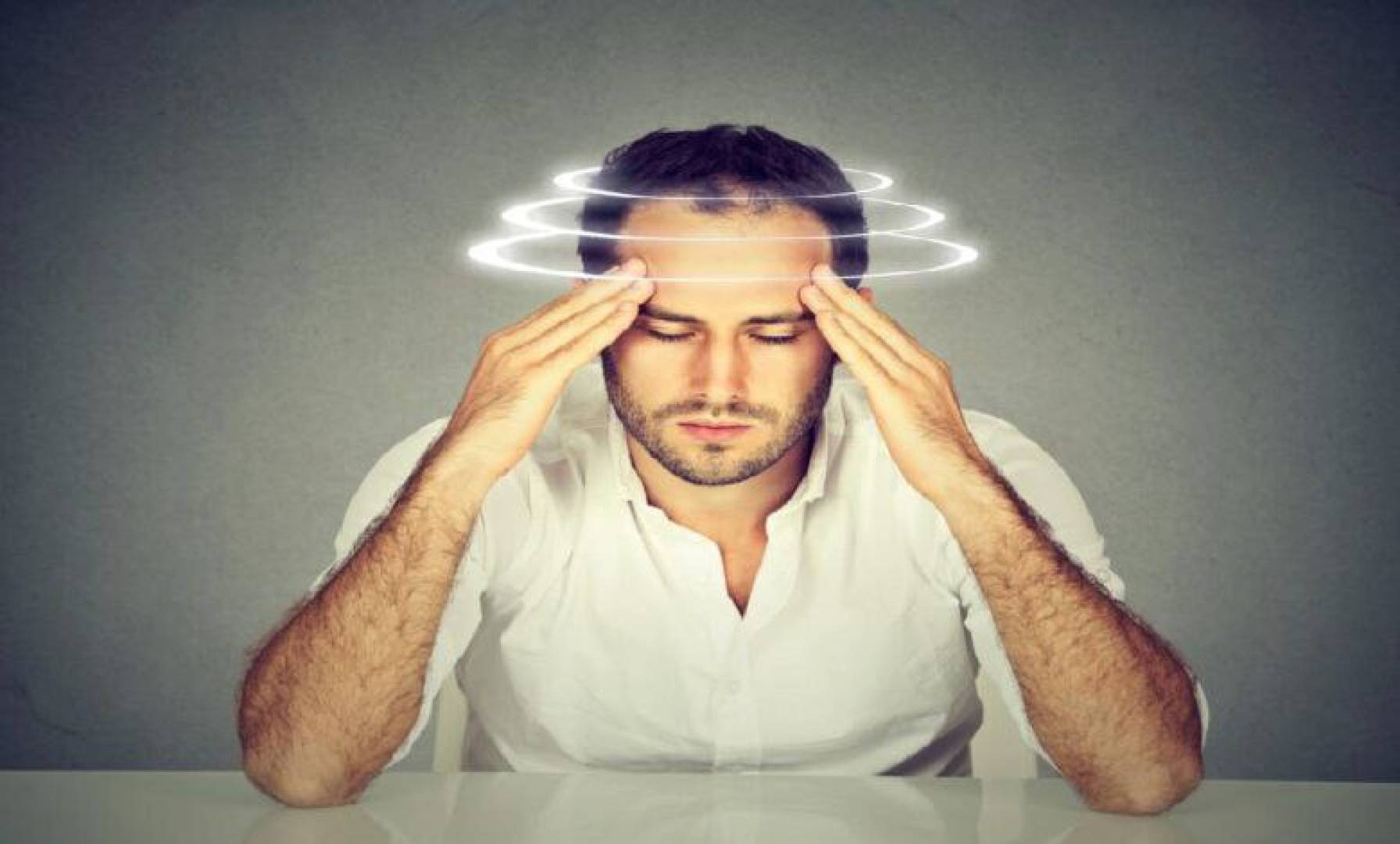 أسباب وأعراض الدوار الدهليزي.. التشخيص والعلاج