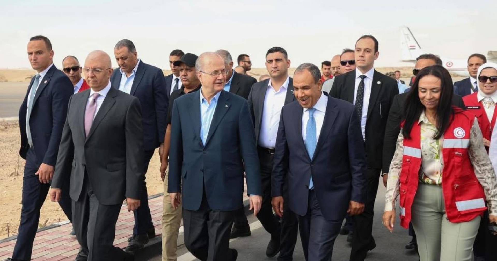 رئيس الوزراء الفلسطيني من معبر رفح: سنعلن قريبا عن لجنة لإدارة شؤون القطاع