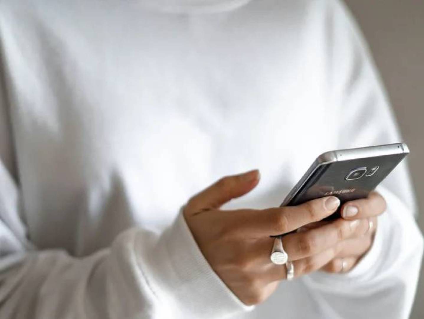 لماذا يصعب علينا إعادة التواصل مع أصدقاء الماضي؟