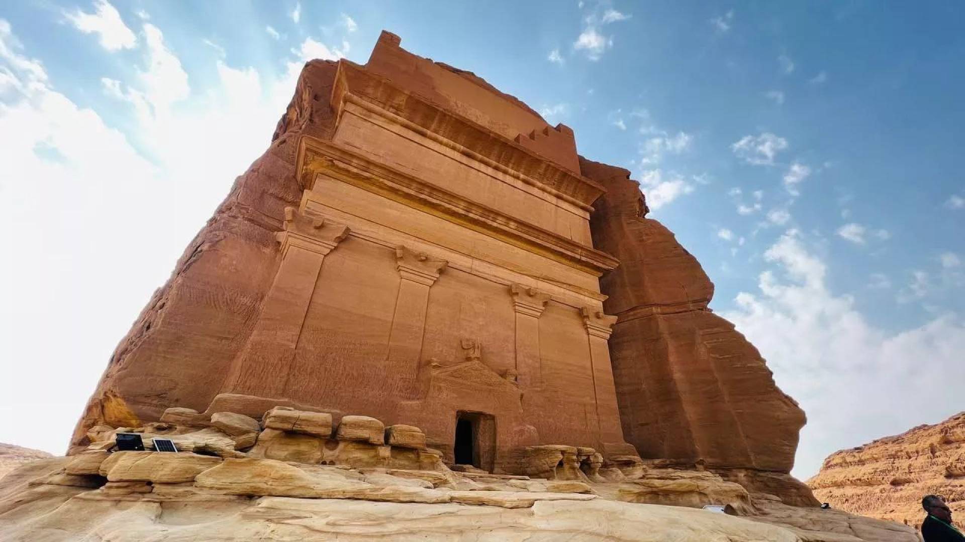 الذكاء الاصطناعي يغير وجه الضيافة والسفر في الخليج العربي