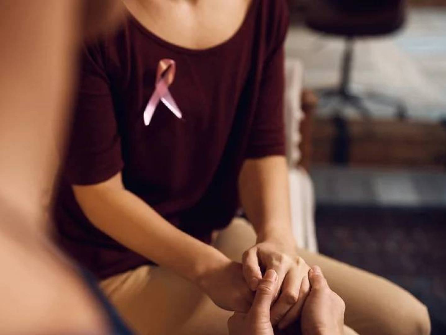 العلاقة بين العلاج الإشعاعي وسلامة الدماغ لدى الناجيات من سرطان الثدي