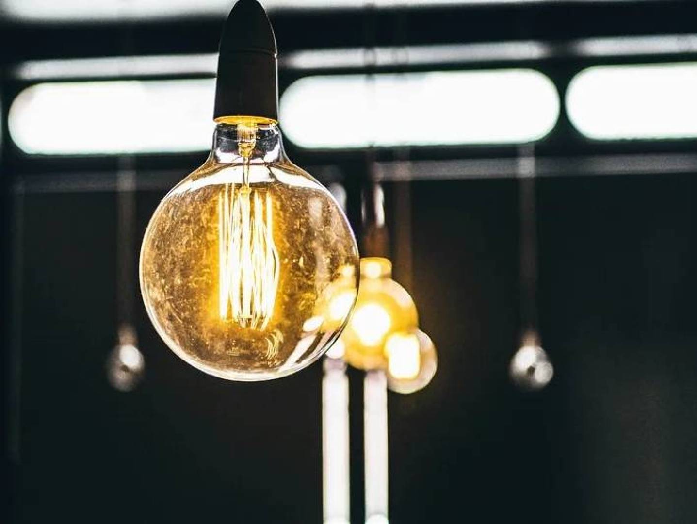 تحكم ضوئي غير مسبوق في الكهرباء بطبقات نانوية رقيقة تحكم ضوئي غير مسبوق في الكهرباء بطبقات نانوية رقيقة