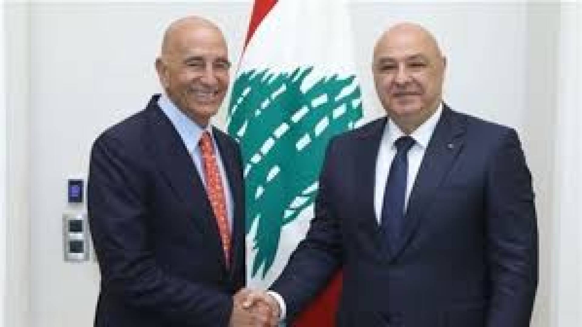 شكرا فخامة رئيس البلاد على التزامك سحب السلاح.