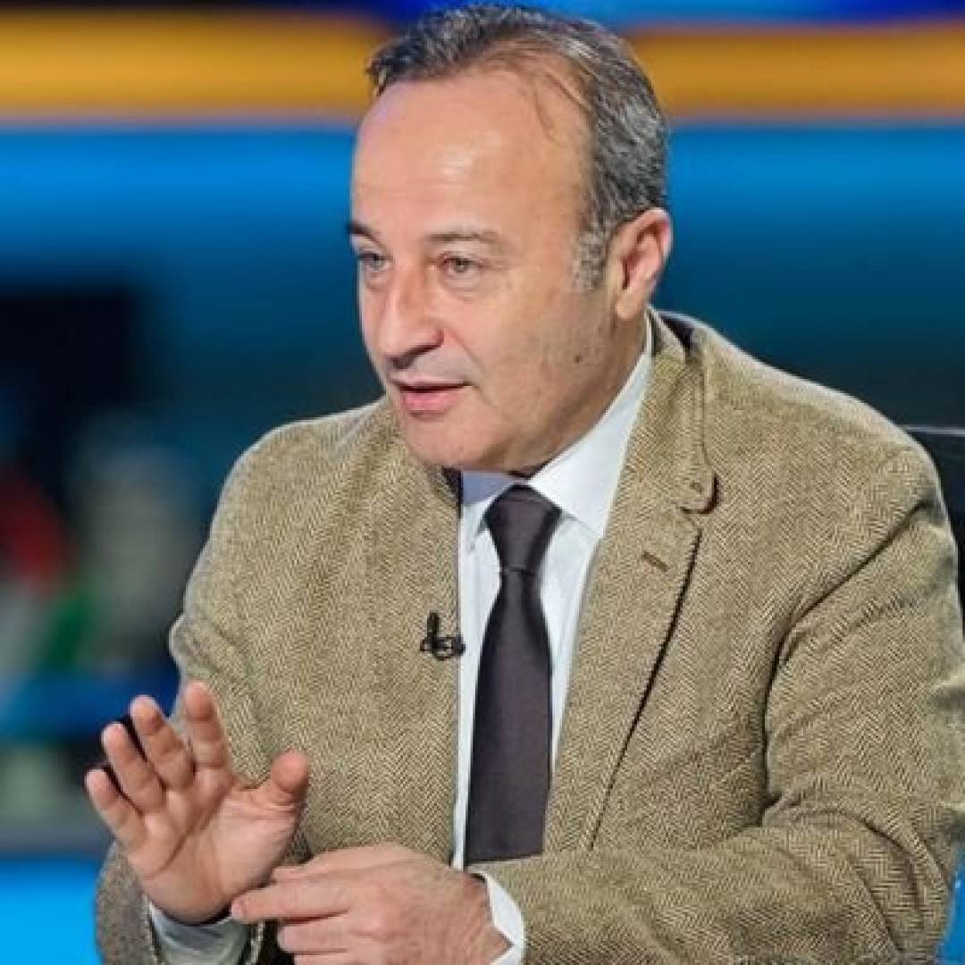 كتب العميد منير شحادة:, 