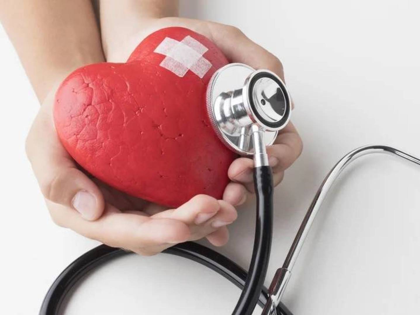 العلماء يكشفون عوامل الخطر الرئيسية التي تسبب النوبات القلبية العلماء يكشفون عوامل الخطر الرئيسية التي تسبب النوبات القلبية