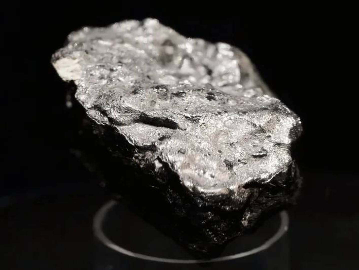 اكتشاف شكل جديد من الجليد يمكن أن يغير فهمنا للطبيعة اكتشاف شكل جديد من الجليد يمكن أن يغير فهمنا للطبيعة