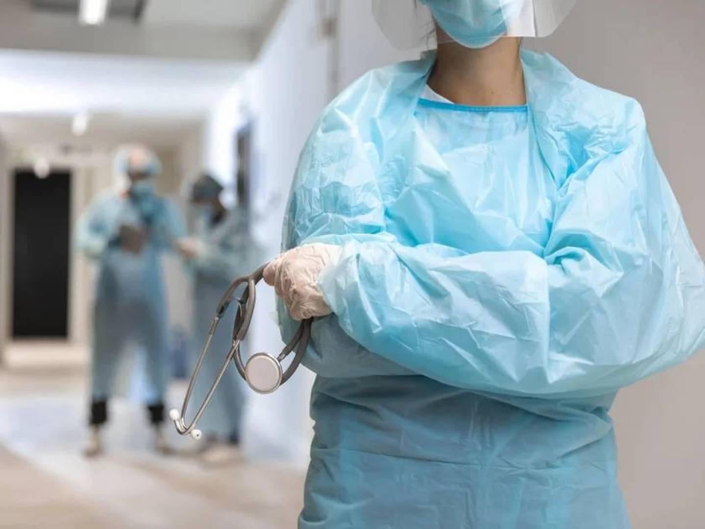 مخاطر العدوى البكتيرية والفطرية الثانوية على مرضى كوفيد-19 مخاطر العدوى البكتيرية والفطرية الثانوية على مرضى كوفيد-19