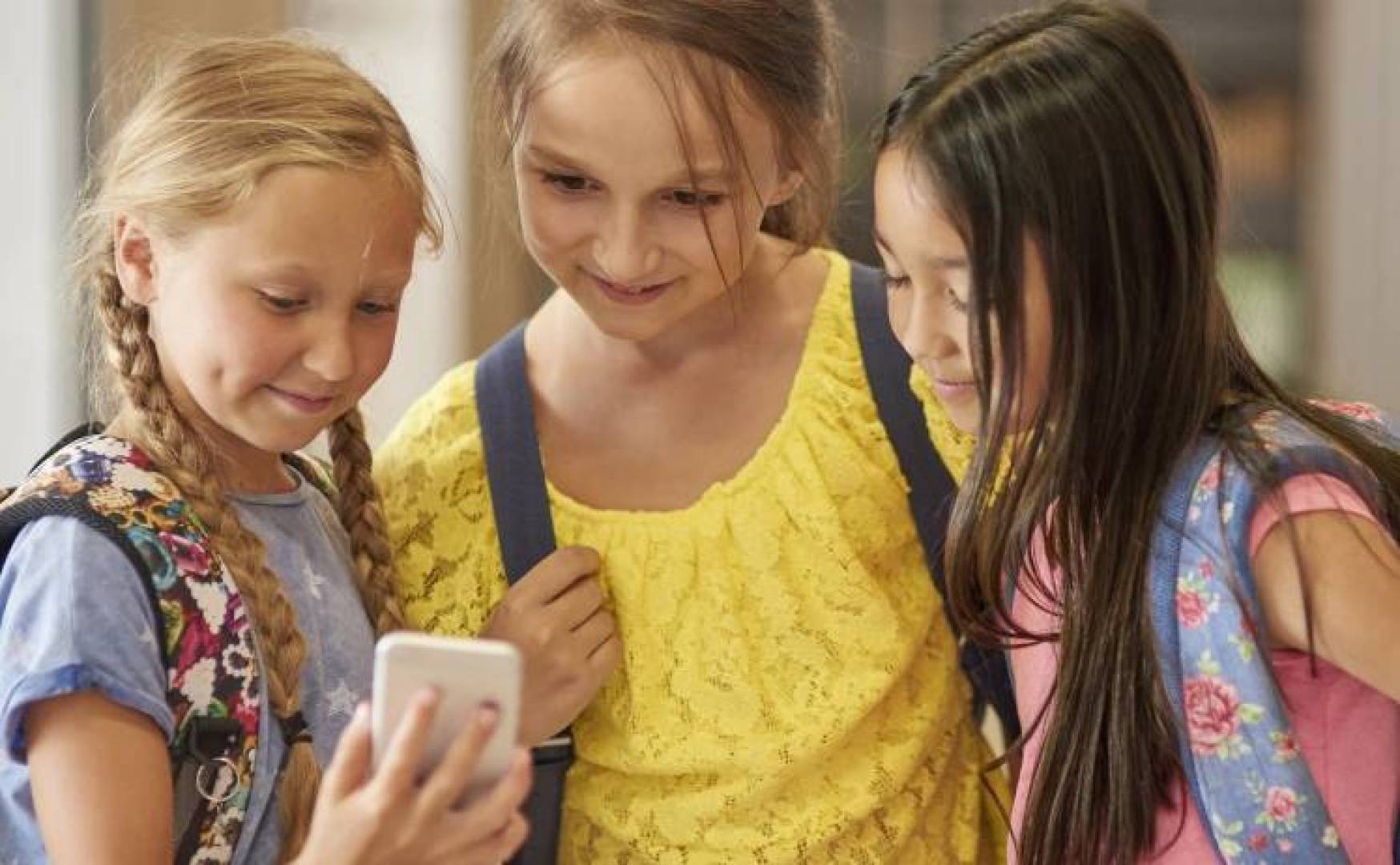 تأثير الهواتف الذكية على عقول الصغار وصحتهم النفسية تأثير الهواتف الذكية على عقول الصغار وصحتهم النفسية