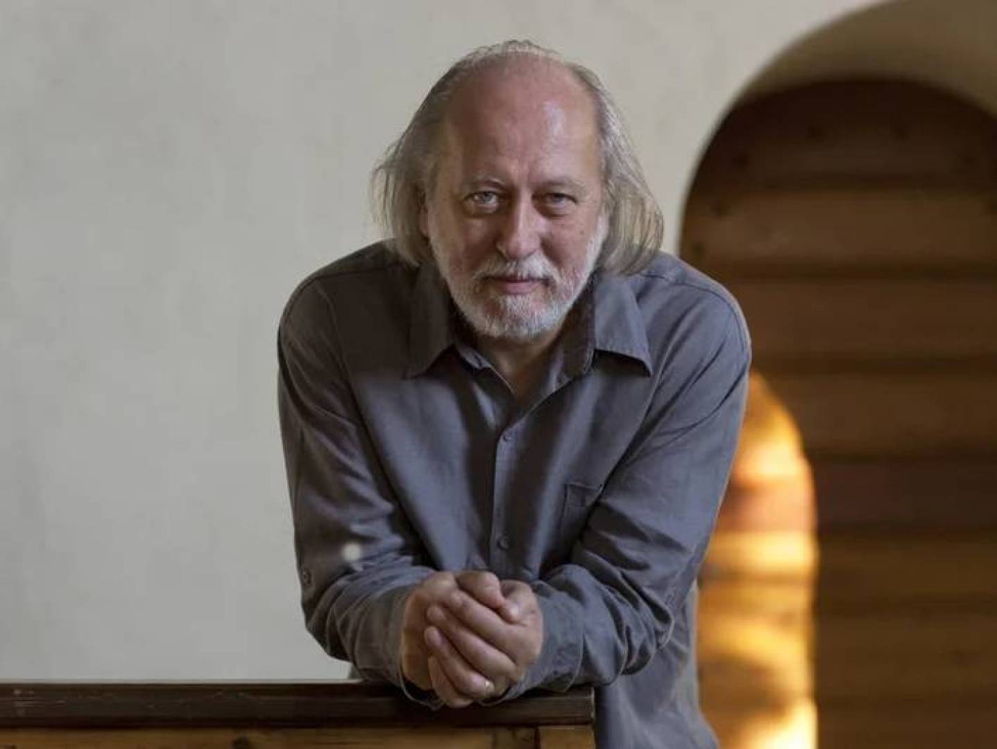 منح جائزة نوبل للآداب 2025  للكاتب الهنغاري لاتسلو كراسنهوركاي