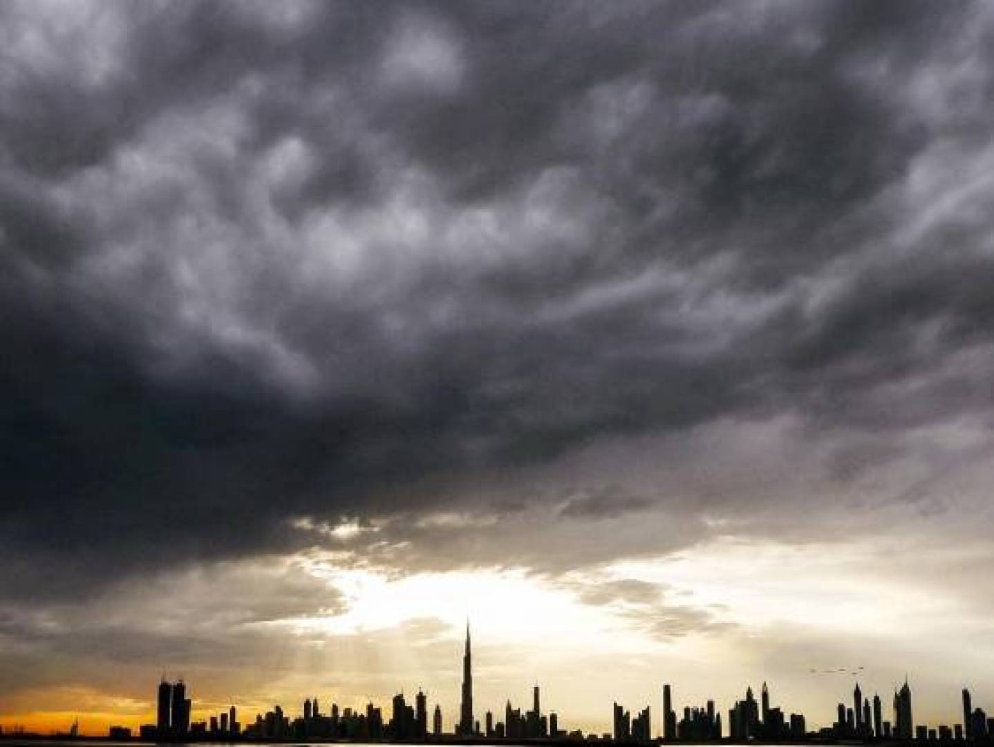 الهند تنجح بتنفيذ تجربة استمطار السحب لمواجهة تلوث الهواء الهند تنجح بتنفيذ تجربة استمطار السحب لمواجهة تلوث الهواء