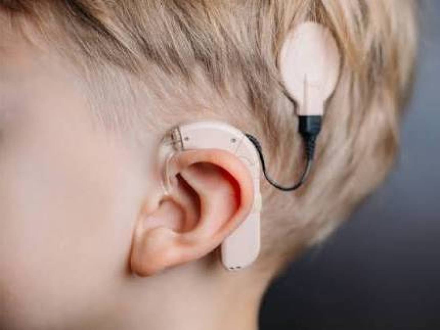 ابتكار أول غرسة فقارية ذاتية الطاقة ترسل بيانات الشفاء من داخل الجسم