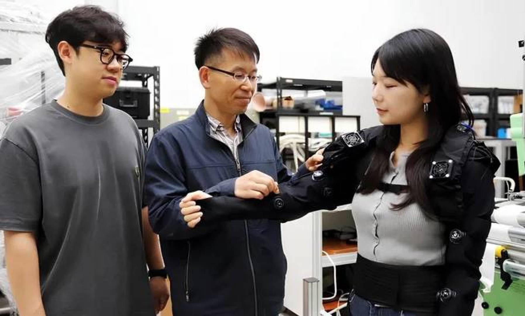 ابتكار أول بدلة روبوتية عضلية في العالم فائقة المرونة والدقة