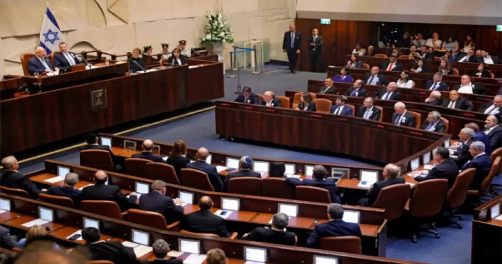 الكنيست يقر قانون يتيح إغلاق وسائل إعلام أجنبية