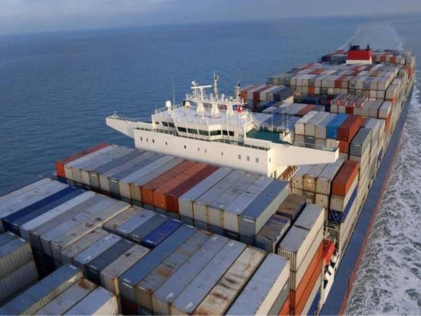 الصين تكشف عن تفاصيل سفينة شحن نووية عملاقة وتحمل 14 ألف حاوية