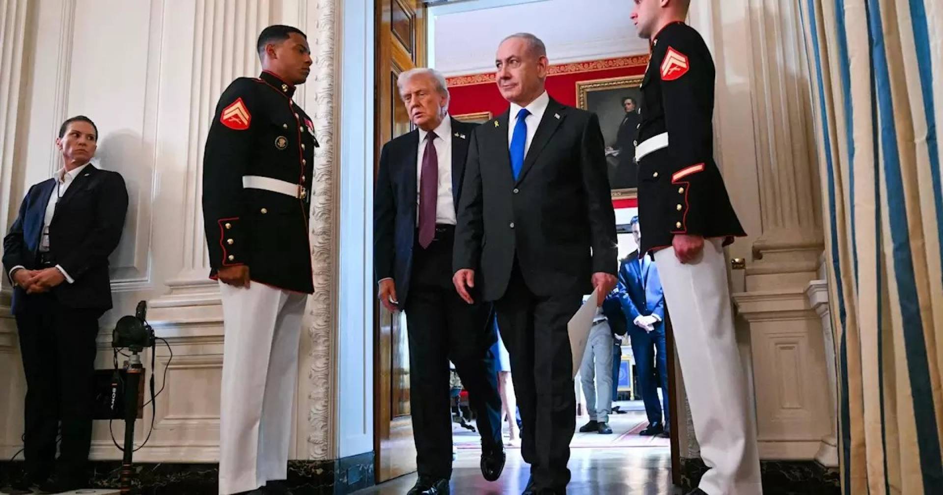 ترامب يعلن استمرار وقف إطلاق النار في غزة ووفد أميركي يصل تل أبيب ترامب يعلن استمرار وقف إطلاق النار في غزة ووفد أميركي يصل تل أبيب