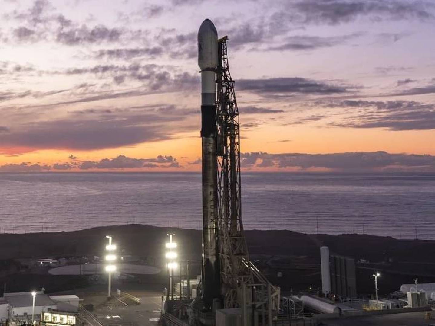 إطلاق صاروخ فالكون 9 مهمة جديدة لتعزيز شبكة الأقمار الصناعية العسكرية الأمريكية إطلاق صاروخ فالكون 9 مهمة جديدة لتعزيز شبكة الأقمار الصناعية العسكرية الأمريكية