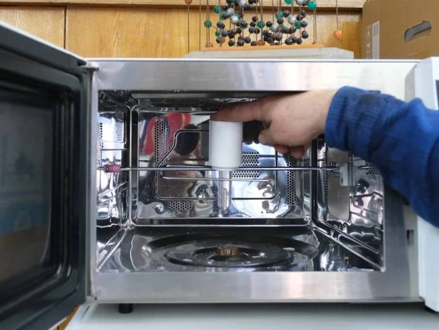 تحويل الميكروويف المنزلي إلى جهاز مختبري متقدم