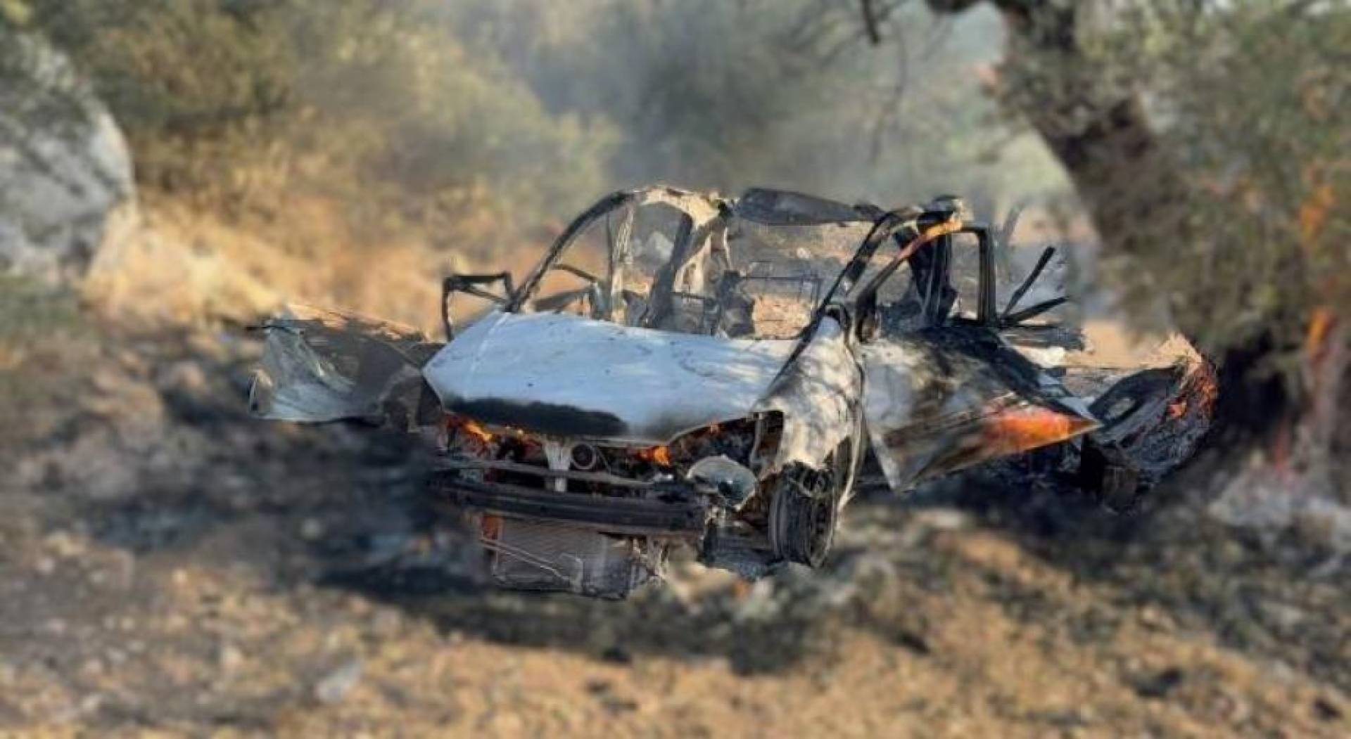 الجهاد الإسلامي تدين عملية اغتيال الاحتلال لثلاث شبان فلسطينيين بغارة جوية غرب جنين الجهاد الإسلامي تدين عملية اغتيال الاحتلال لثلاث شبان فلسطينيين بغارة جوية غرب جنين