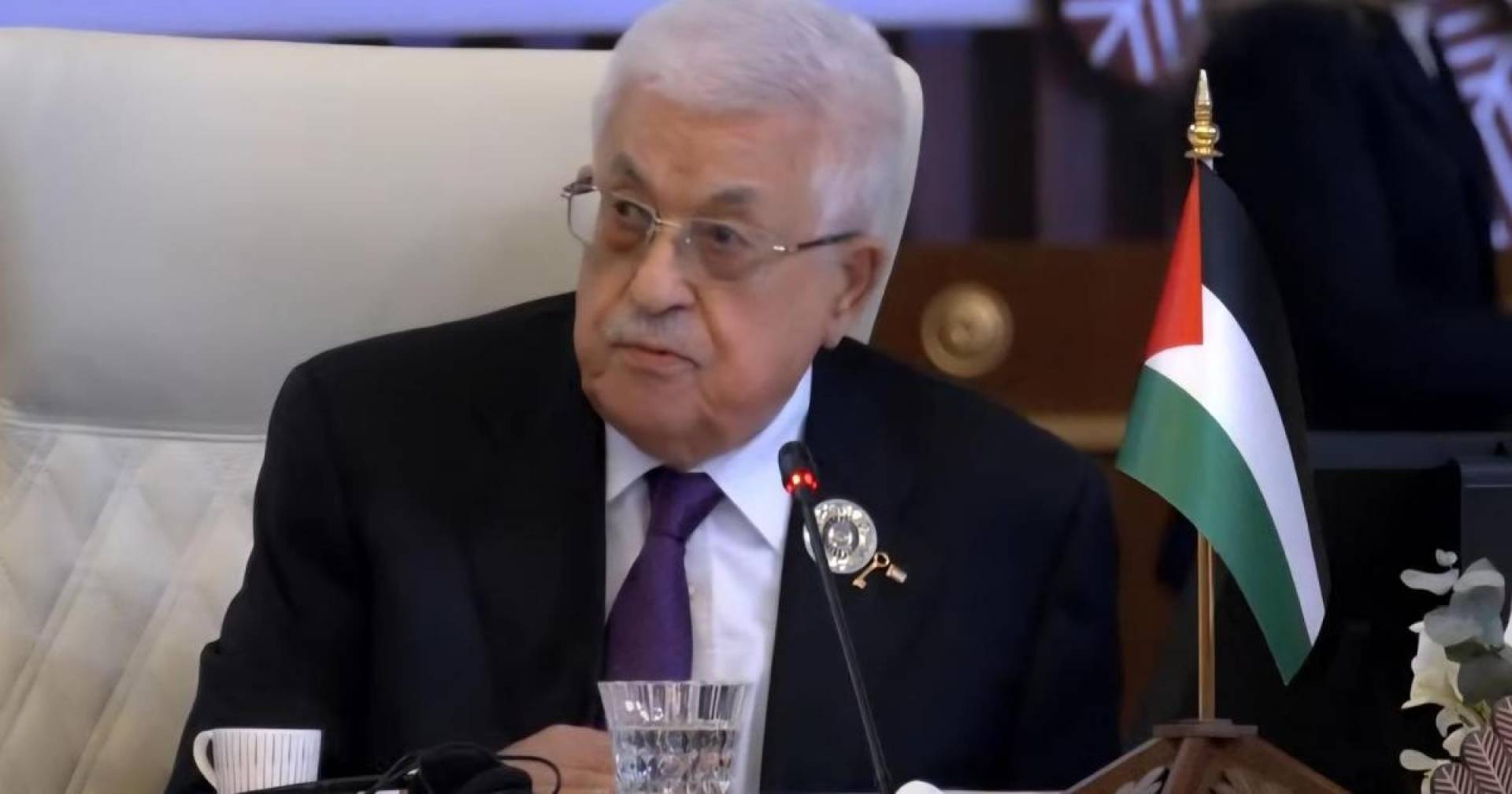 الرئيس الفلسطيني: نأمل التزام جميع الأطراف بتنفيذ المرحلة الأولى من الاتفاق