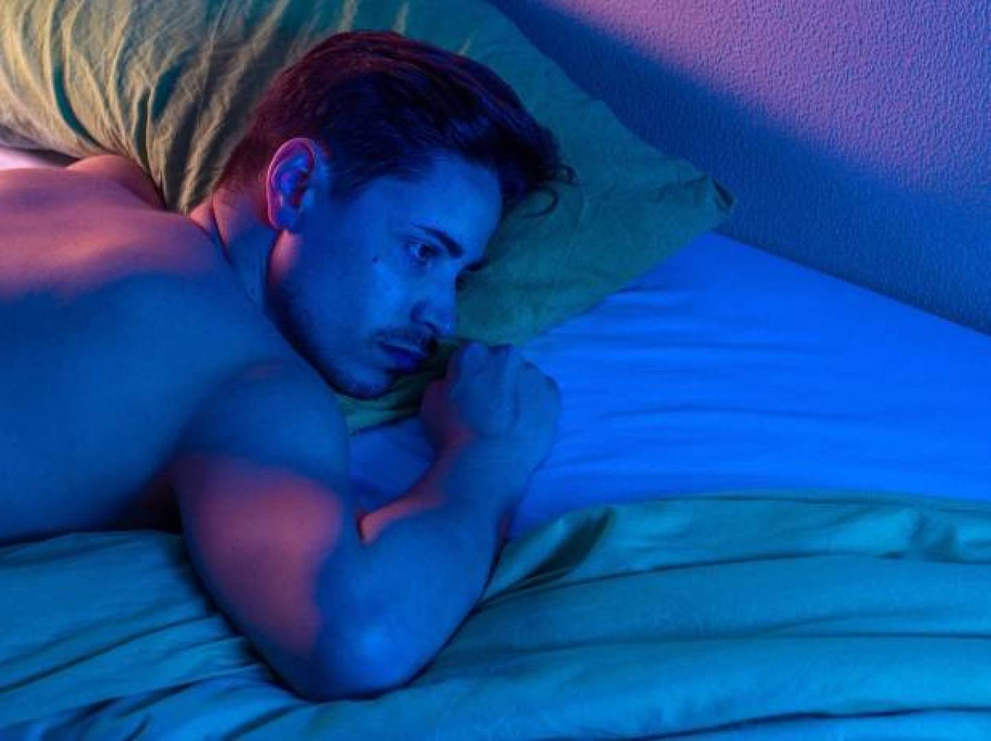 تأثير ضوء القمر الكامل على ساعات النوم ومستوى هرمون الميلاتونين