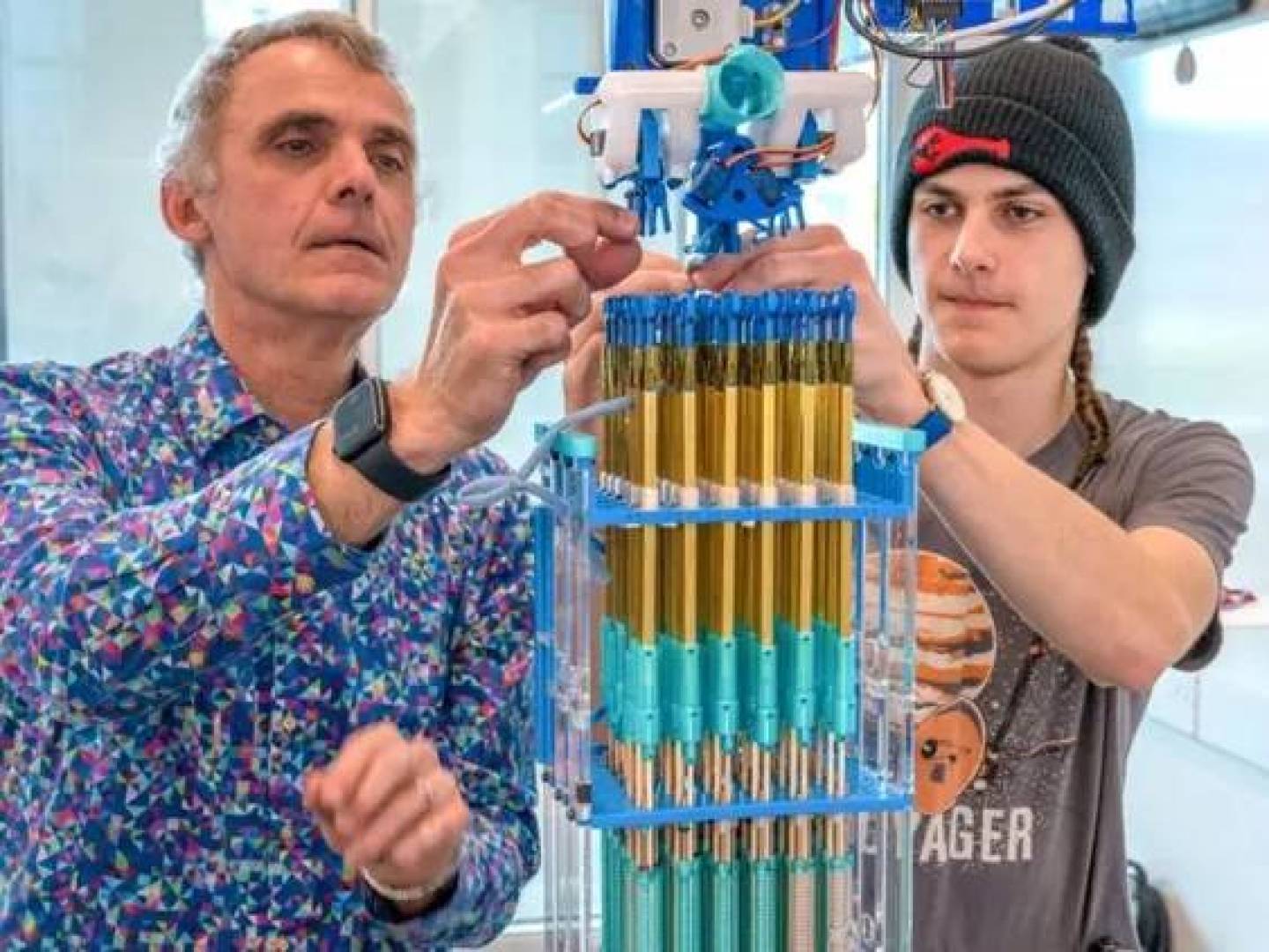 ابتكار آلة حياكة جديدة تنسج أشكالا ثلاثية الأبعاد صلبة