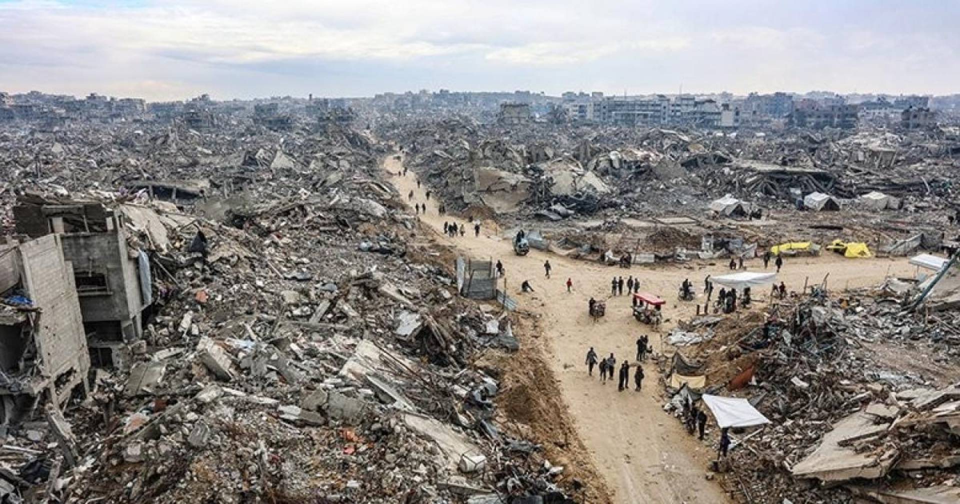 صحيفة وول ستريت: خطة تقضي بتقسيم قطاع غزة إلى منطقتين منفصلتين صحيفة وول ستريت: خطة تقضي بتقسيم قطاع غزة إلى منطقتين منفصلتين