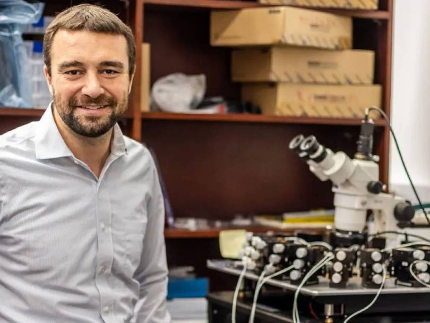 ابتكار حاسوب نانوي مستوحى من الدماغ يمكنه التعلم الذاتي بكفاءة عالية