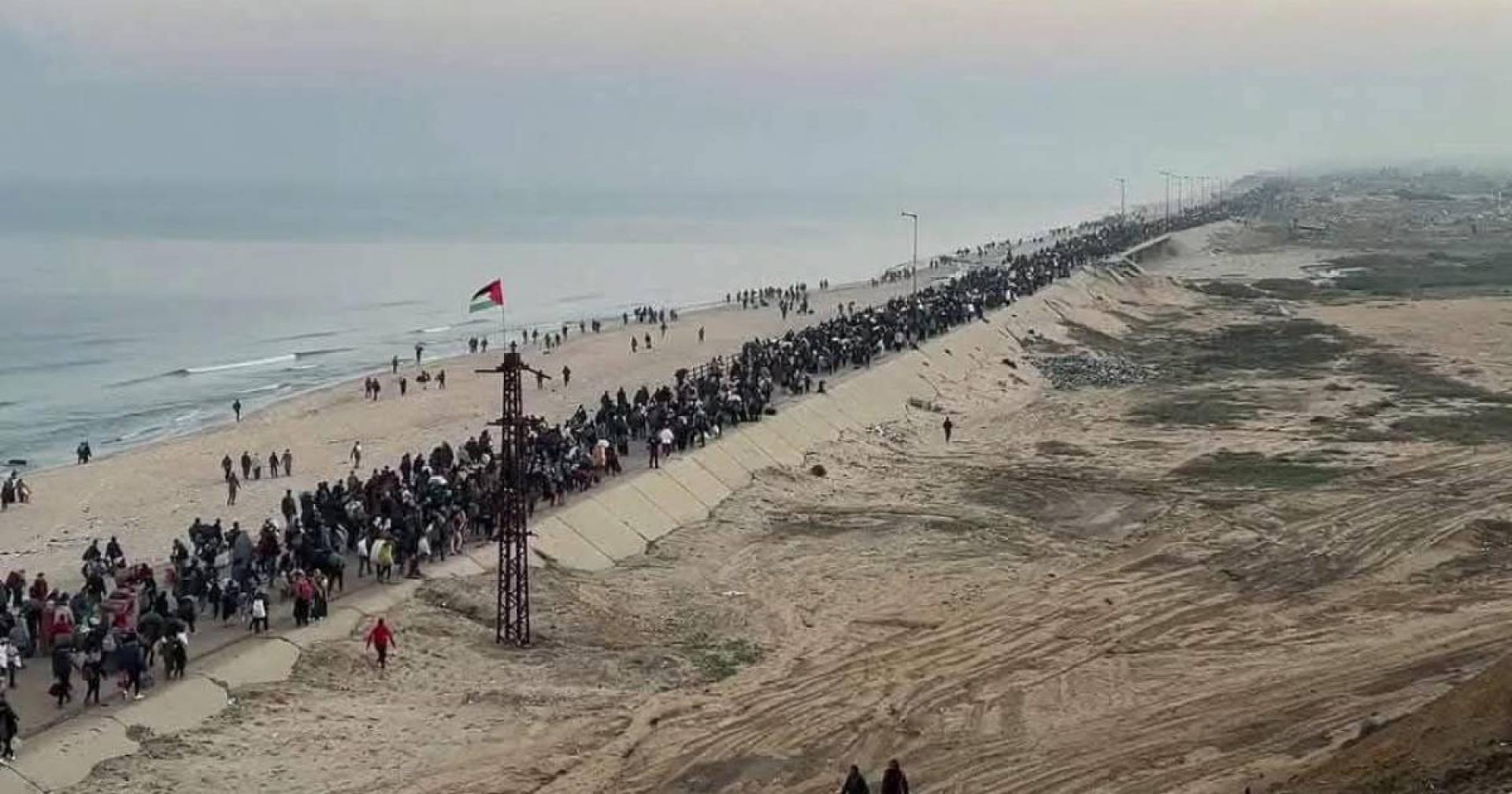 عودة النازحين بعد دخول وقف إطلاق النار في غزة حيز التنفيذ