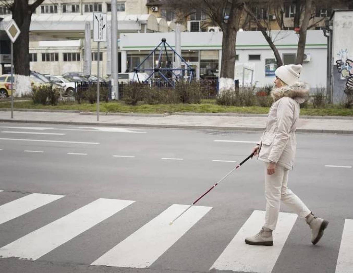 تطبيق صوتي ذكي يمنح المكفوفين رؤية سمعية للتنقل بأمان