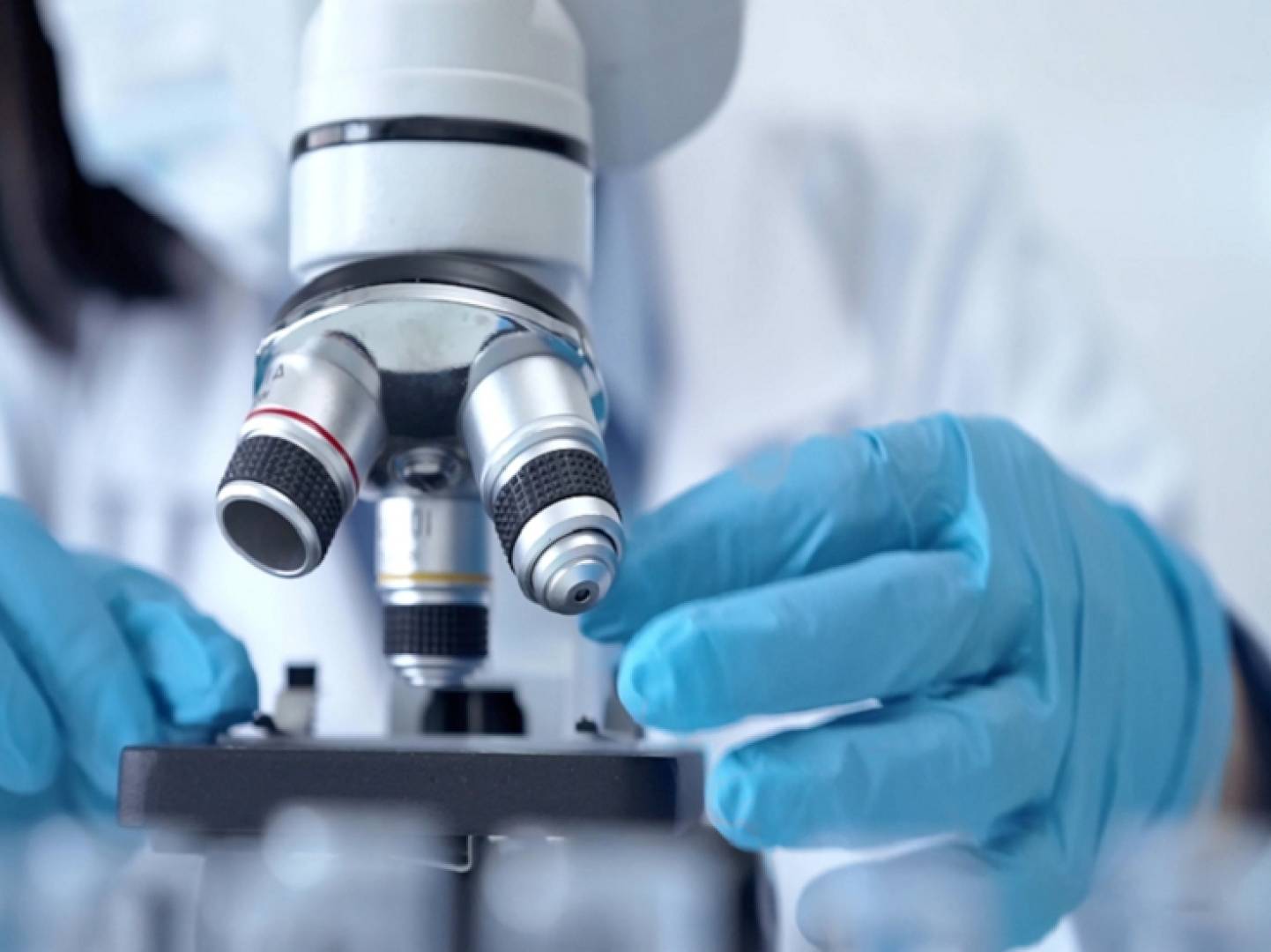 ابتكار محرك نانوي يعمل بالضوء أصغر من شعرة الإنسان