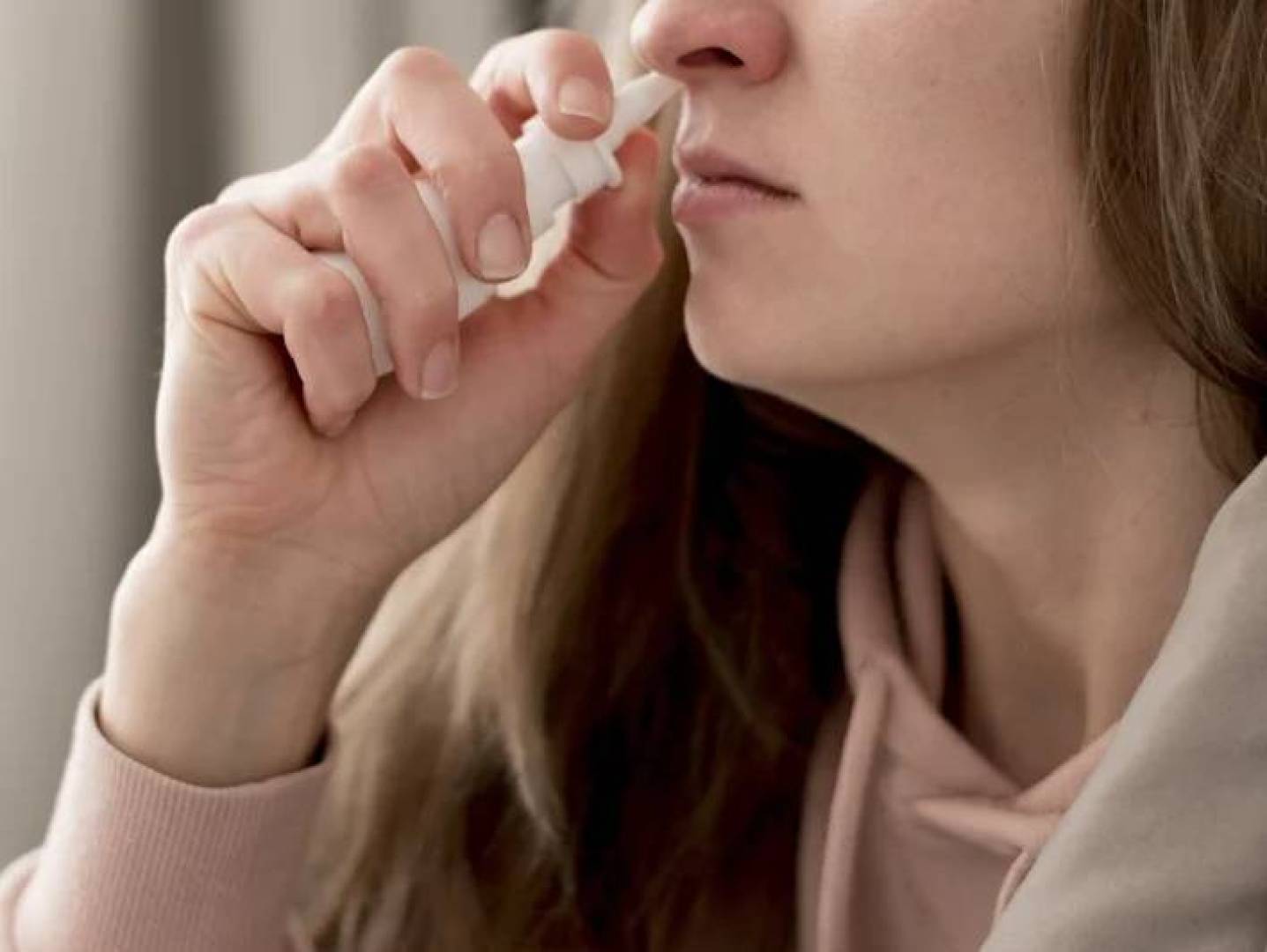 بخاخ أنفي ذهبي يعالج الزهايمر والاكتئاب