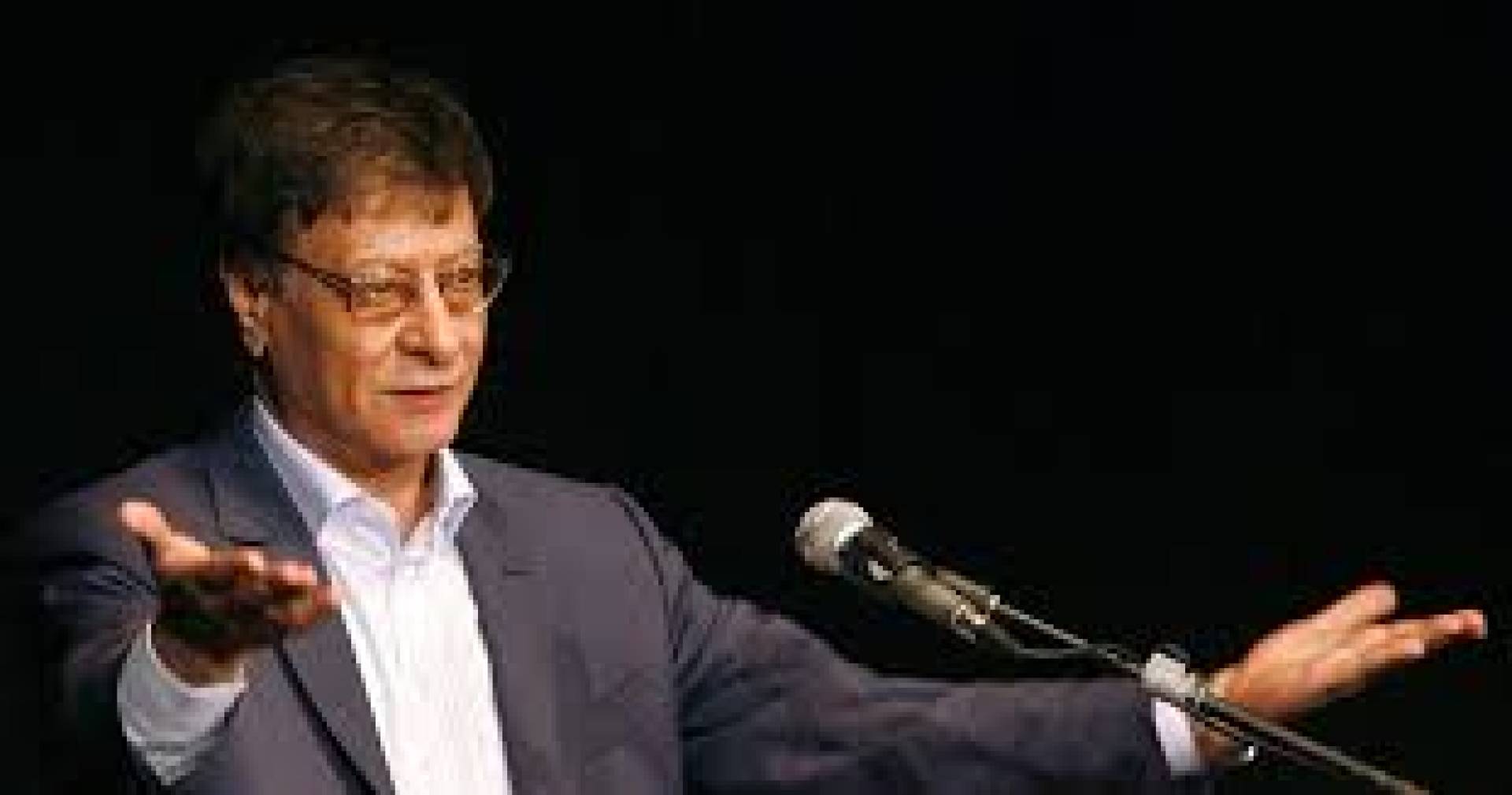 لا أعلمُ مَن باعَ الوطن، ولكنّني رأيتُ مَن دفعَ الثمن. لا أعلمُ مَن باعَ الوطن، ولكنّني رأيتُ مَن دفعَ الثمن.