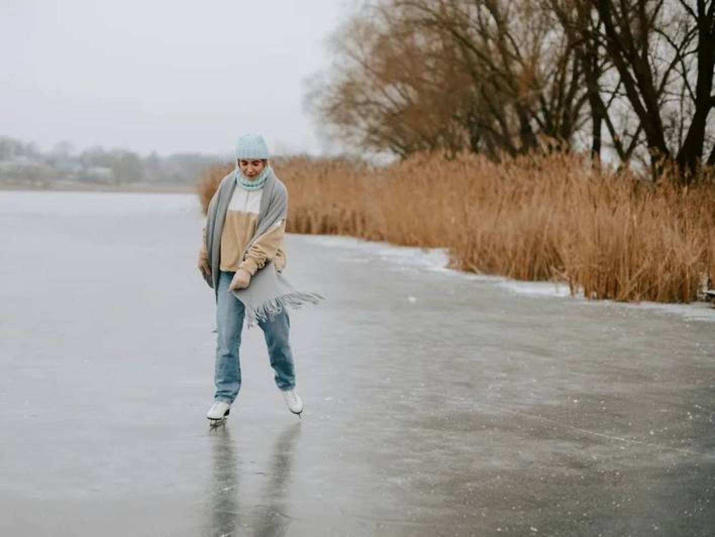 التفسير العلمي لسبب الانزلاق على الجليد