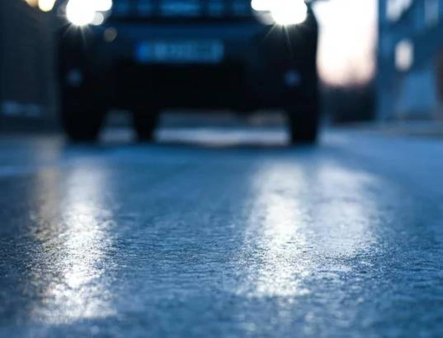 ظاهرة تشكل الجليد الأسود الانزلاقي.. طرق الوقاية منه