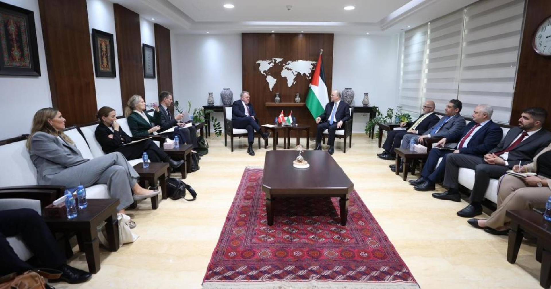 رئيس الحكومة الفلسطينية: أي ترتيبات انتقالية بغزة يجب أن تنسق مع الدولة ومؤسساتها