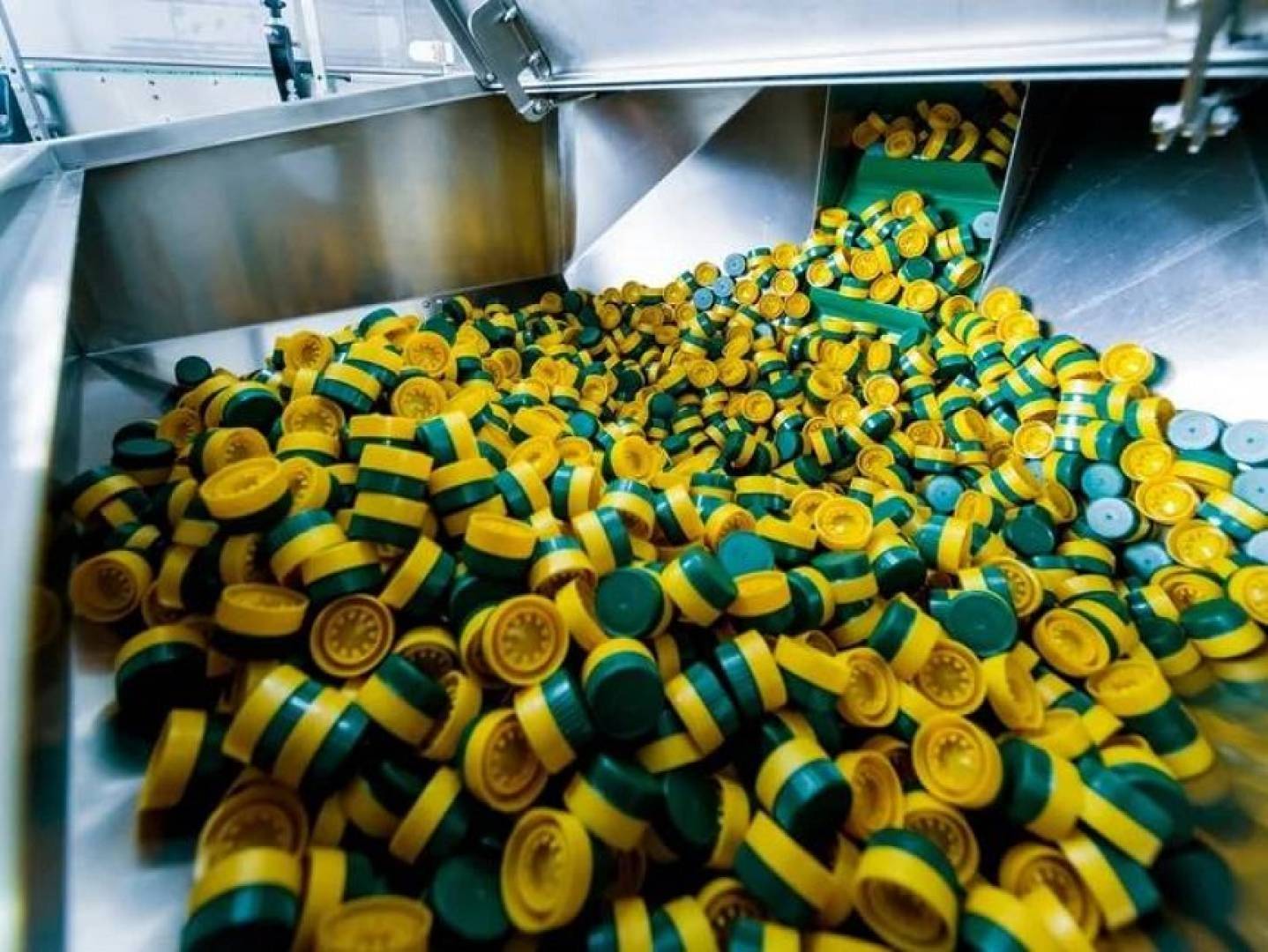 ابتكار صيني لإنتاج البلاستيك والمطاط بدون نفط وبانبعاثات أقل