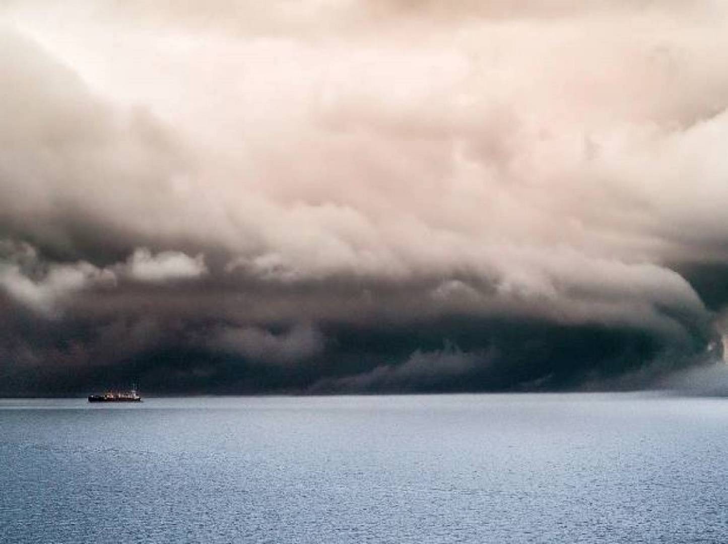 ذكاء اصطناعي جديد يتنبأ بالعواصف في القطب الشمالي بدقة مذهله