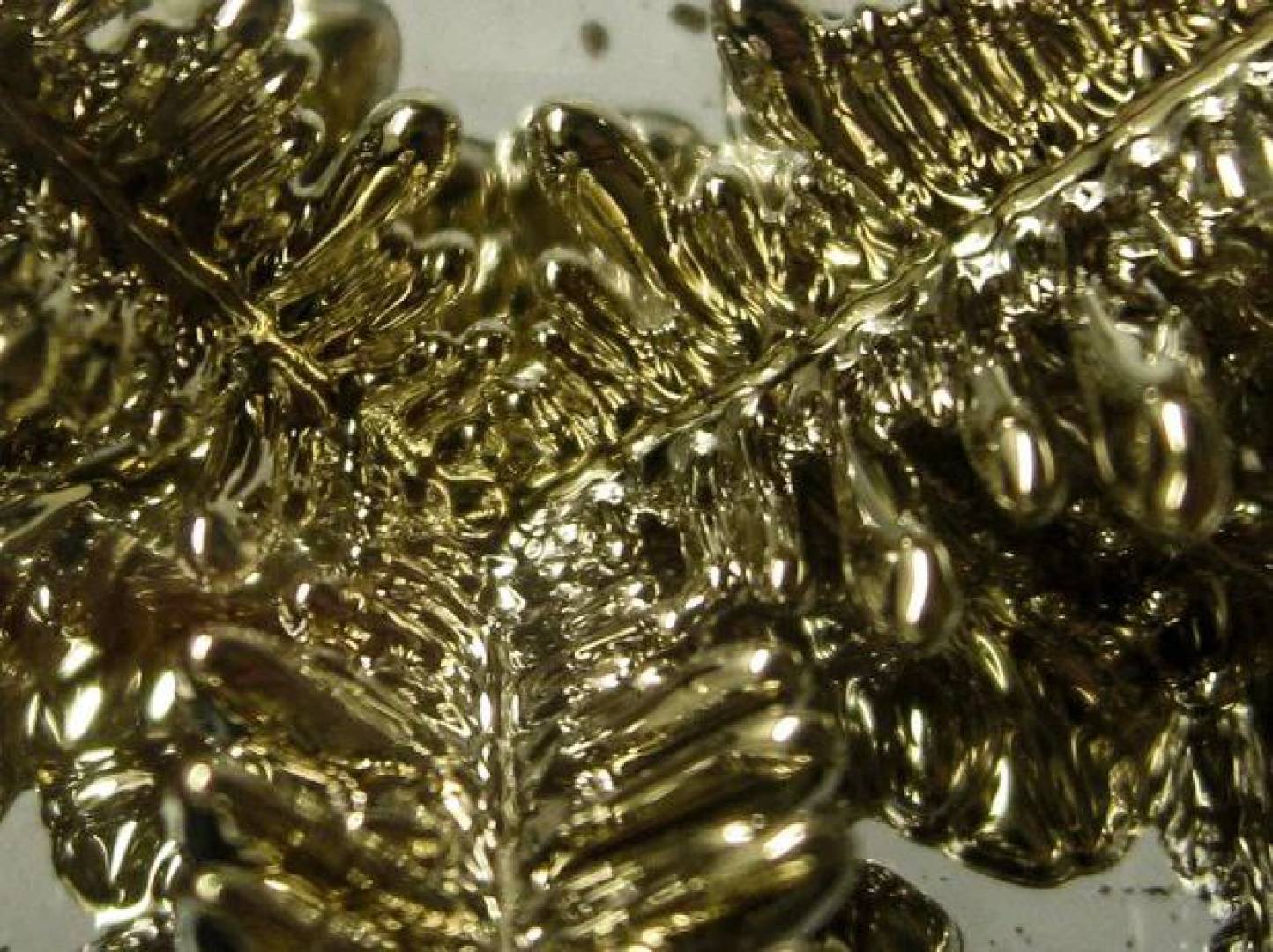 اكتشاف مادة جديدة قادرة على تعطيل النفايات المشعّة بفعالية عالية